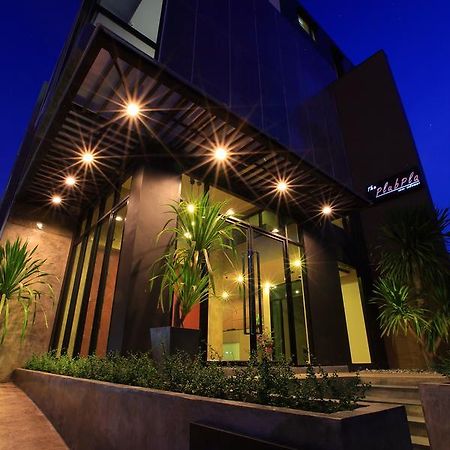 The Plubpla Serviced Apartment Bangkok Exterior photo