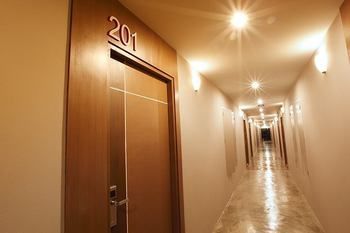 The Plubpla Serviced Apartment Bangkok Exterior photo