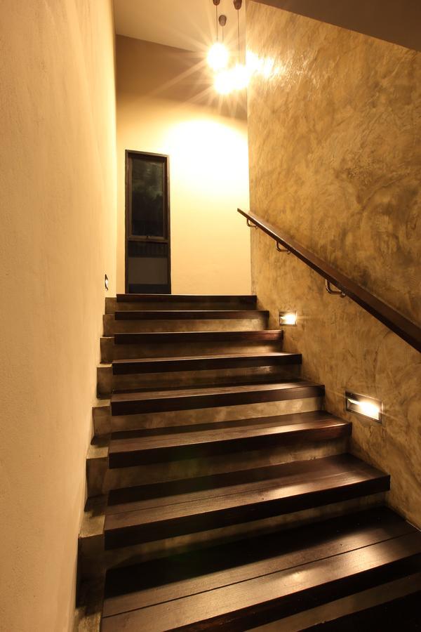 The Plubpla Serviced Apartment Bangkok Exterior photo