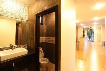 The Plubpla Serviced Apartment Bangkok Exterior photo